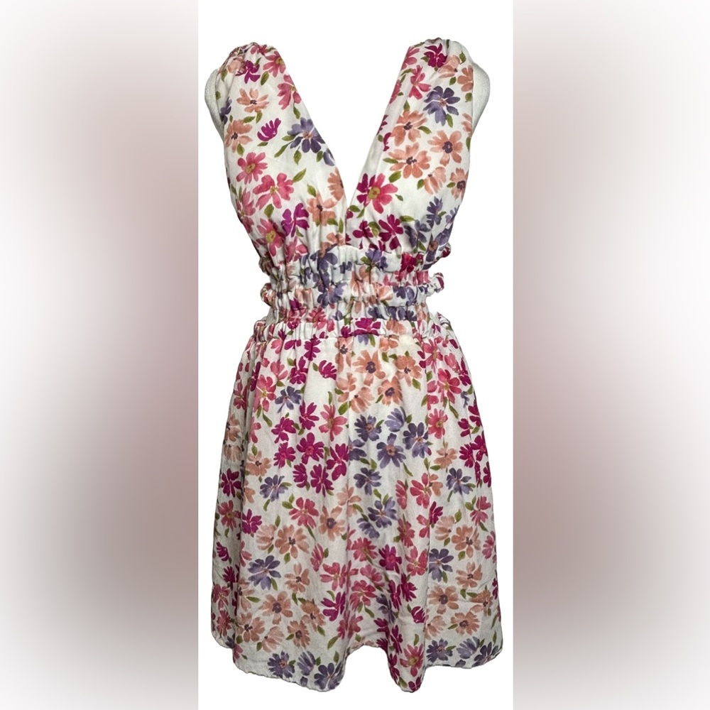 3rd + Malt M White & Pink V Neck Sleeveless Floral Dress